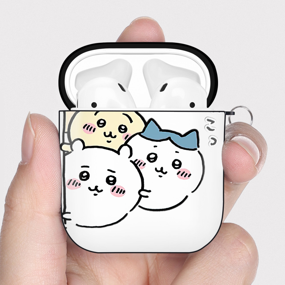 （画像用） ちいかわ ちいかわ Chii-kawa chiikawa AirPods 第2世代保護ケース ハードシェル ブラック 耐衝撃・防指紋・カラビナ付き