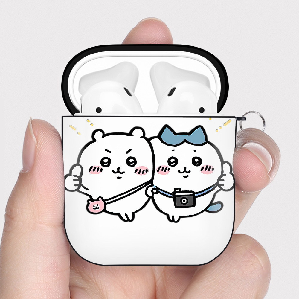 （画像用） ちいかわ ちいかわ Chii-kawa chiikawa AirPods 第2世代保護ケース ハードシェル ブラック 耐衝撃・防指紋・カラビナ付き