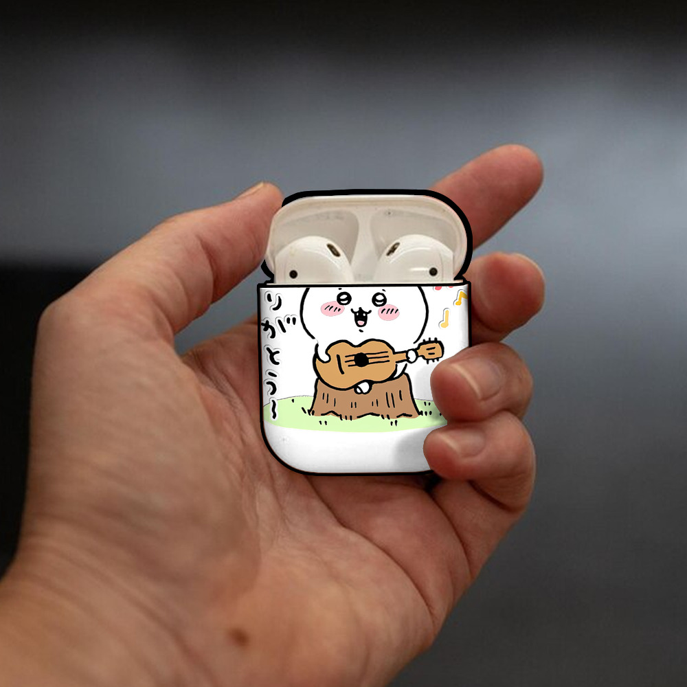 ちいかわ ハチワレ Chii-kawa hachiware AirPods 第2世代保護ケース ハードシェル ブラック 耐衝撃・防指紋・カラビナ付き