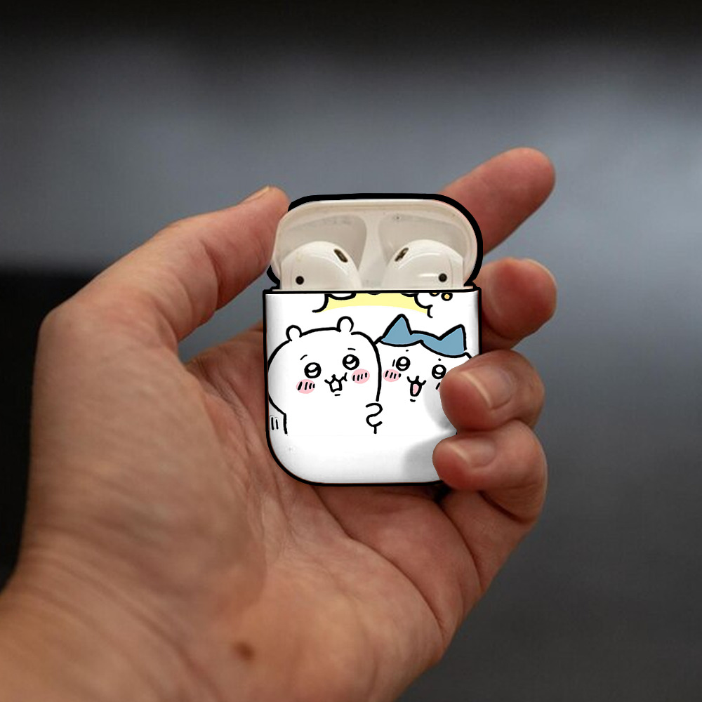 ちいかわ ハチワレ Chii-kawa hachiware AirPods 第2世代保護ケース ハードシェル ブラック 耐衝撃・防指紋・カラビナ付き