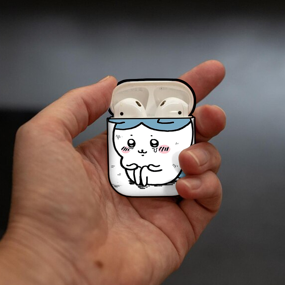 ちいかわ ハチワレ Chii-kawa hachiware AirPods 第2世代保護ケース ハードシェル ブラック 耐衝撃・防指紋・カラビナ付き