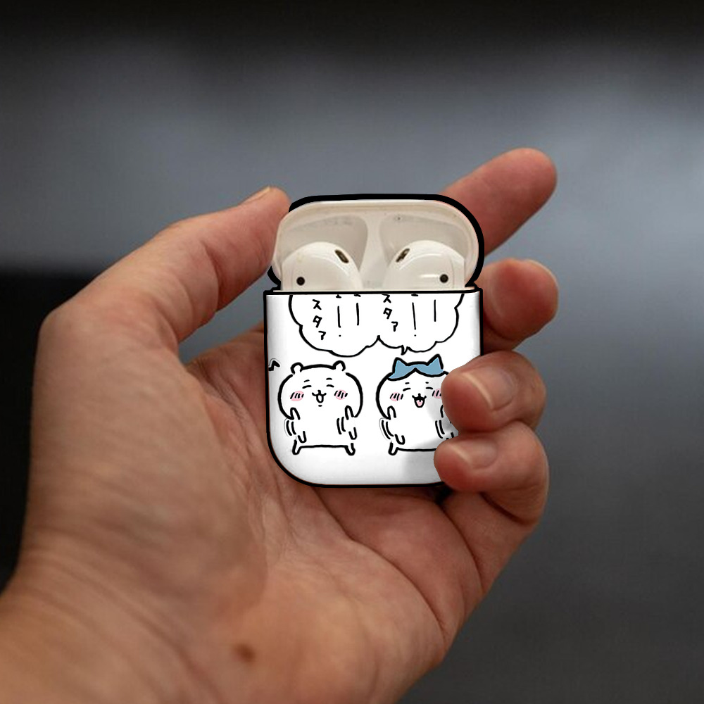 ちいかわ ハチワレ Chii-kawa hachiware AirPods 第2世代保護ケース ハードシェル ブラック 耐衝撃・防指紋・カラビナ付き