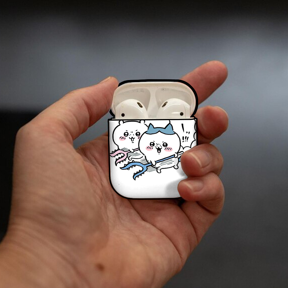 ちいかわ ハチワレ Chii-kawa hachiware AirPods 第2世代保護ケース ハードシェル ブラック 耐衝撃・防指紋・カラビナ付き