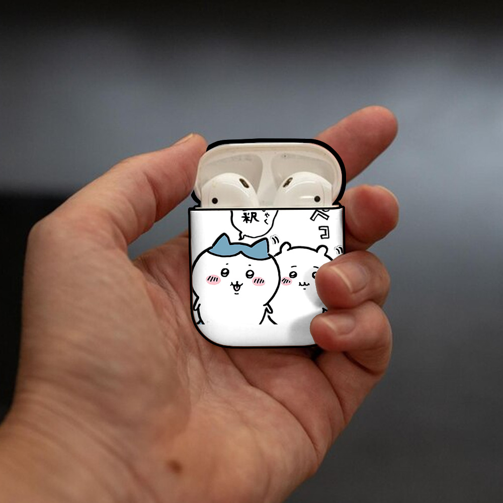 ちいかわ ハチワレ Chii-kawa hachiware AirPods 第2世代保護ケース ハードシェル ブラック 耐衝撃・防指紋・カラビナ付き