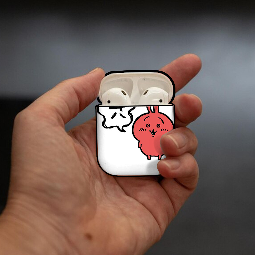 ちいかわ ハチワレ Chii-kawa hachiware AirPods 第2世代保護ケース ハードシェル ブラック 耐衝撃・防指紋・カラビナ付き