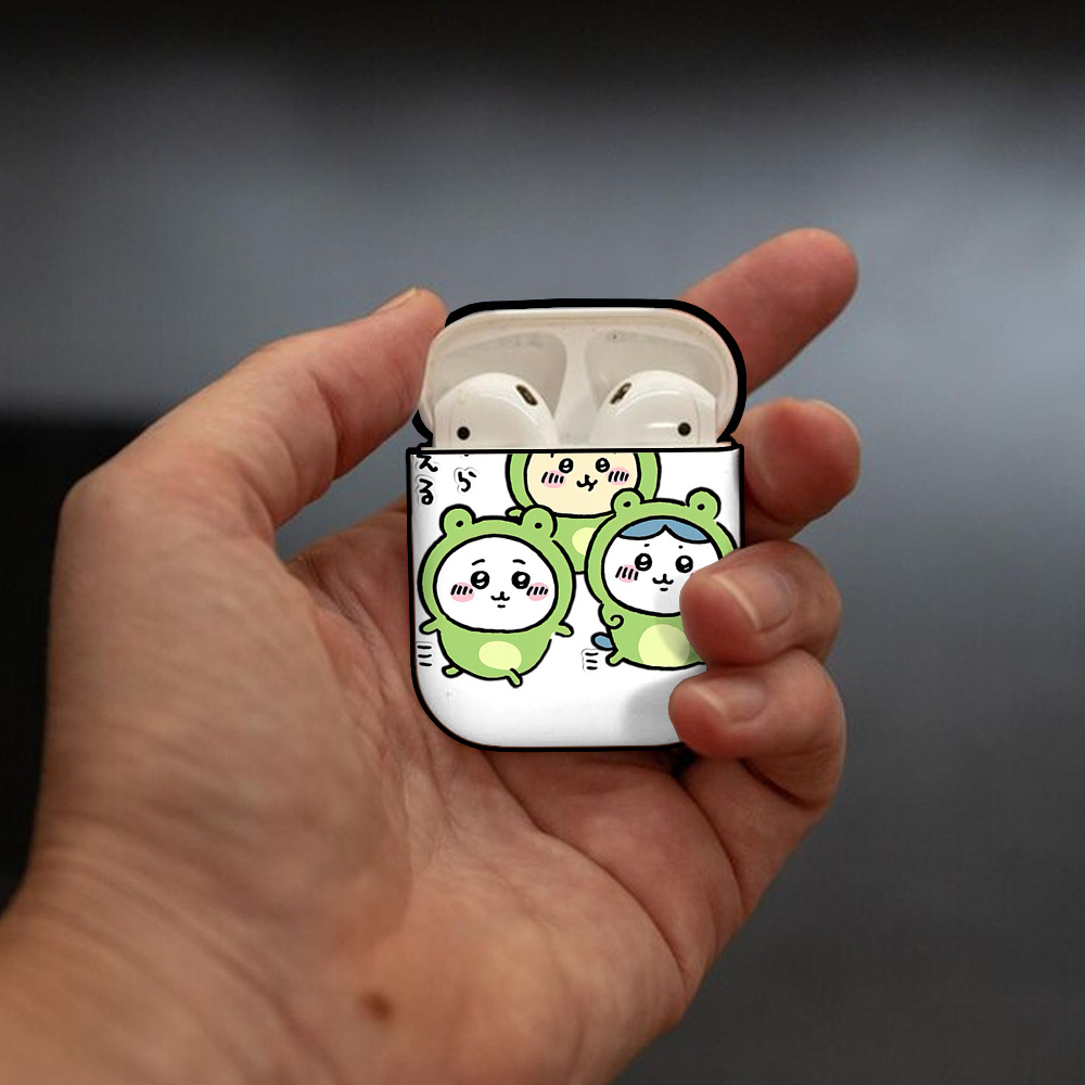 ちいかわ ハチワレ Chii-kawa hachiware AirPods 第2世代保護ケース ハードシェル ブラック 耐衝撃・防指紋・カラビナ付き