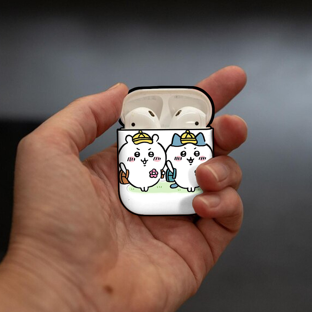 ちいかわ ハチワレ Chii-kawa hachiware AirPods 第2世代保護ケース ハードシェル ブラック 耐衝撃・防指紋・カラビナ付き