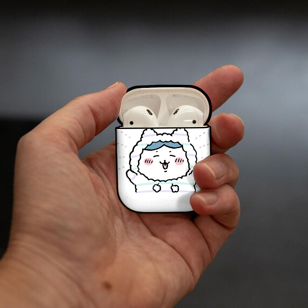 ちいかわ ハチワレ Chii-kawa hachiware AirPods 第2世代保護ケース ハードシェル ブラック 耐衝撃・防指紋・カラビナ付き