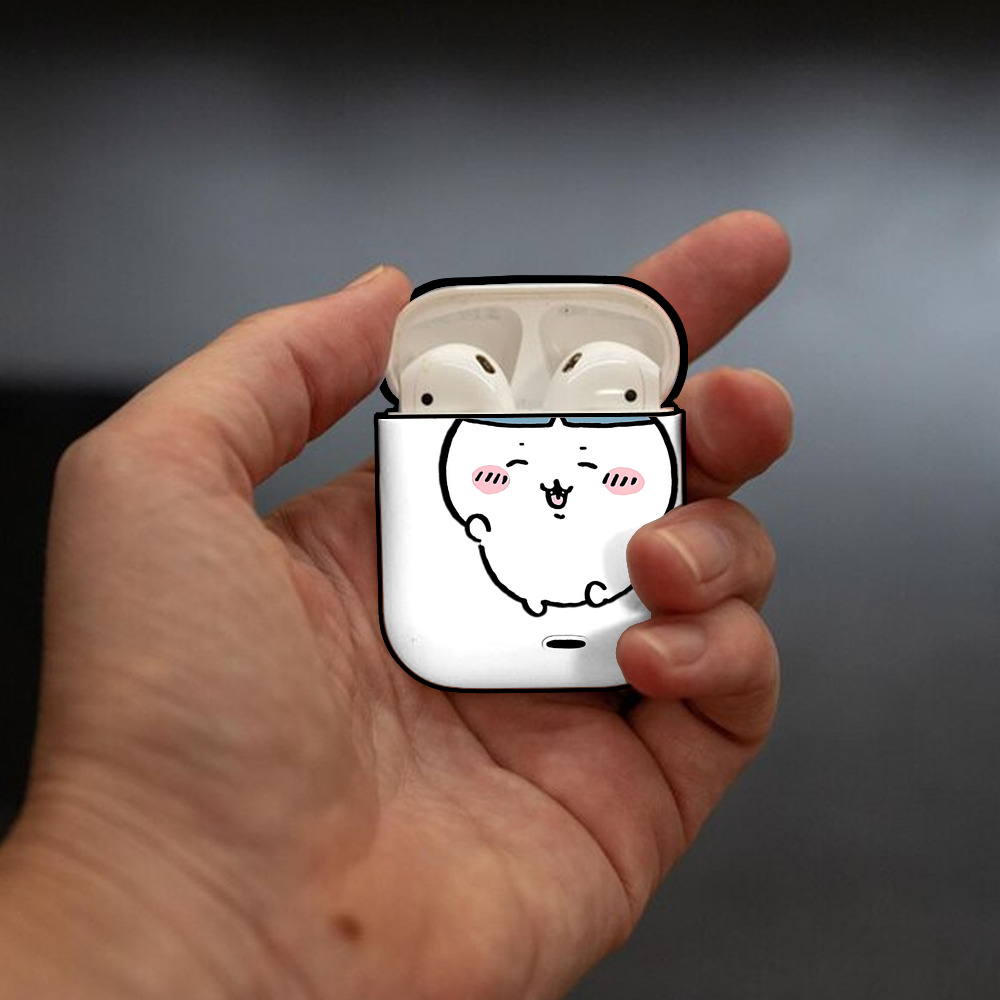 ちいかわ ハチワレ Chii-kawa hachiware AirPods 第2世代保護ケース ハードシェル ブラック 耐衝撃・防指紋・カラビナ付き