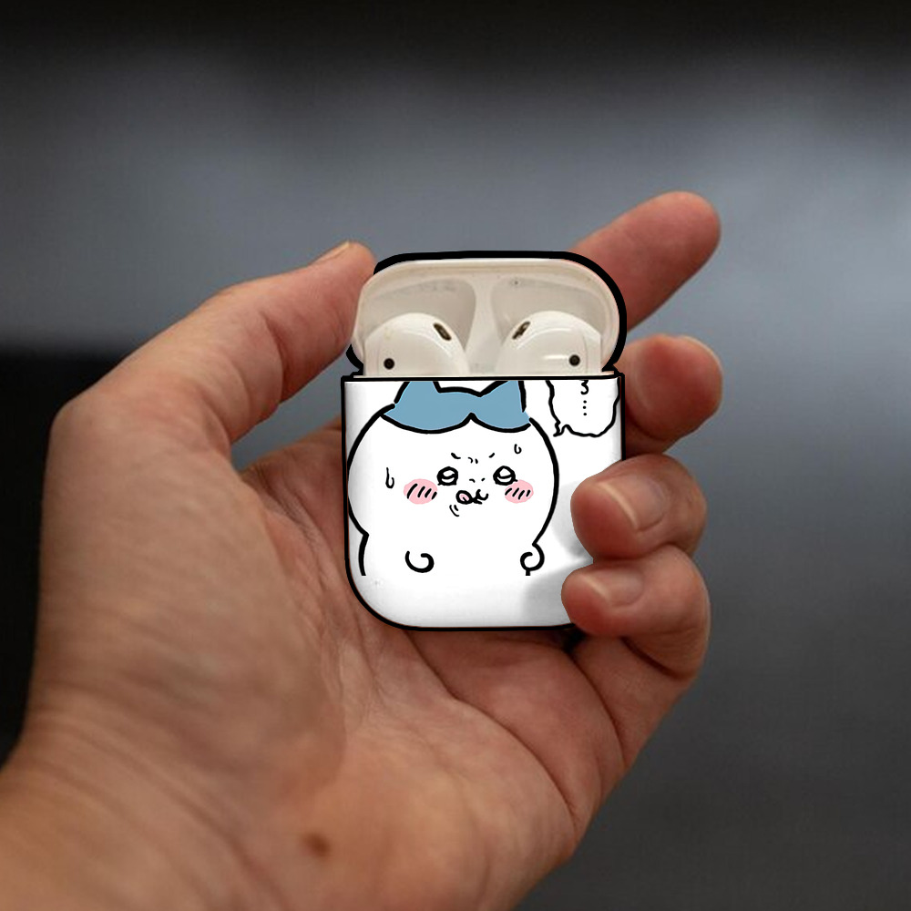 ちいかわ ハチワレ Chii-kawa hachiware AirPods 第2世代保護ケース ハードシェル ブラック 耐衝撃・防指紋・カラビナ付き