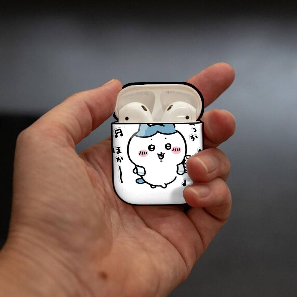 ちいかわ ハチワレ Chii-kawa hachiware AirPods 第2世代保護ケース ハードシェル ブラック 耐衝撃・防指紋・カラビナ付き