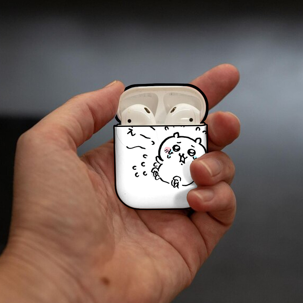 ちいかわ ちいかわ Chii-kawa chiikawa AirPods 第2世代保護ケース ハードシェル ブラック 耐衝撃・防指紋・カラビナ付き