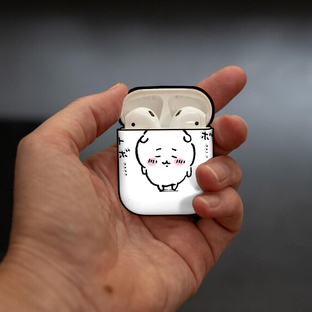 ちいかわ ちいかわ Chii-kawa chiikawa AirPods 第2世代保護ケース ハードシェル ブラック 耐衝撃・防指紋・カラビナ付き