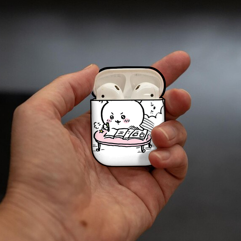 ちいかわ ちいかわ Chii-kawa chiikawa AirPods 第2世代保護ケース ハードシェル ブラック 耐衝撃・防指紋・カラビナ付き