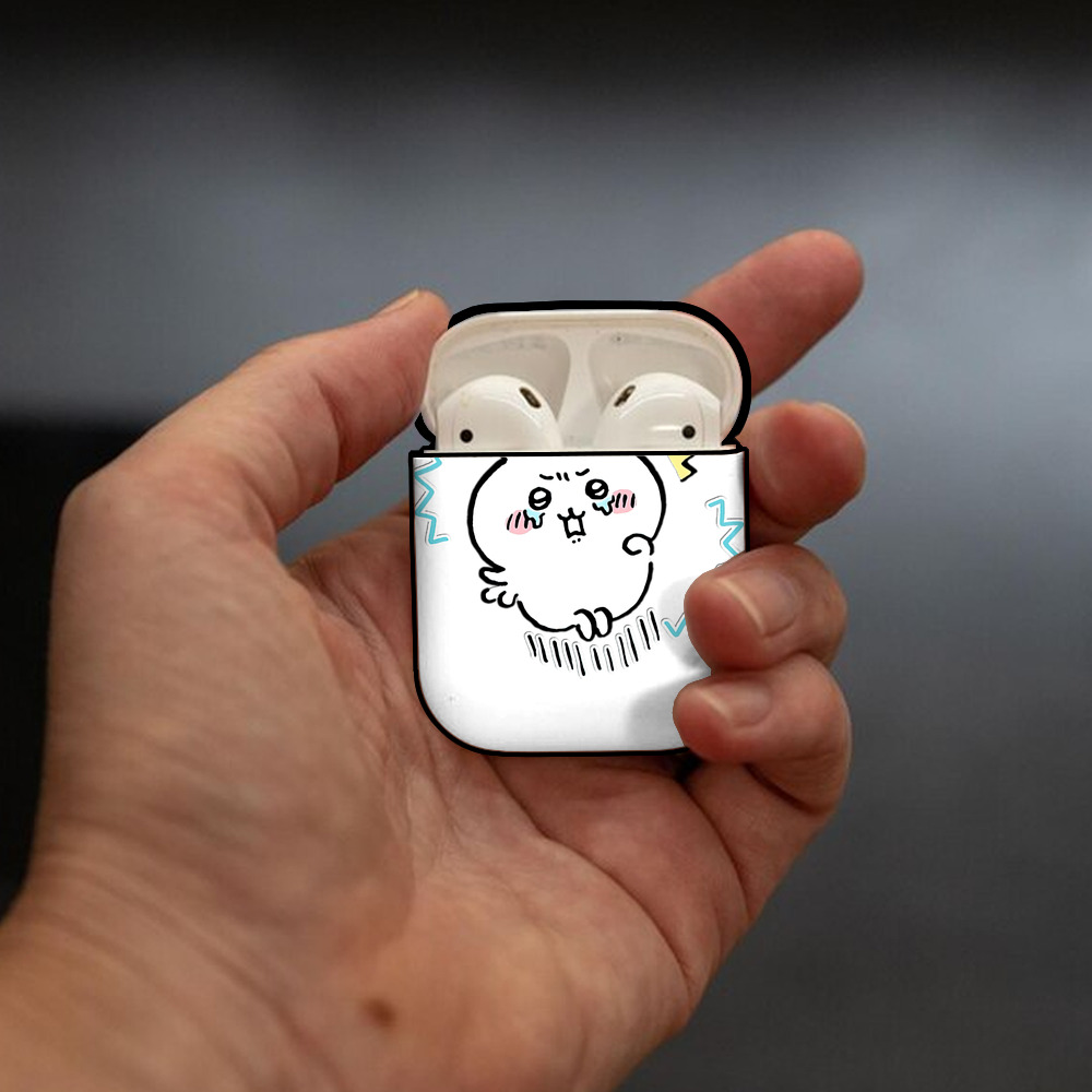ちいかわ ちいかわ Chii-kawa chiikawa AirPods 第2世代保護ケース ハードシェル ブラック 耐衝撃・防指紋・カラビナ付き