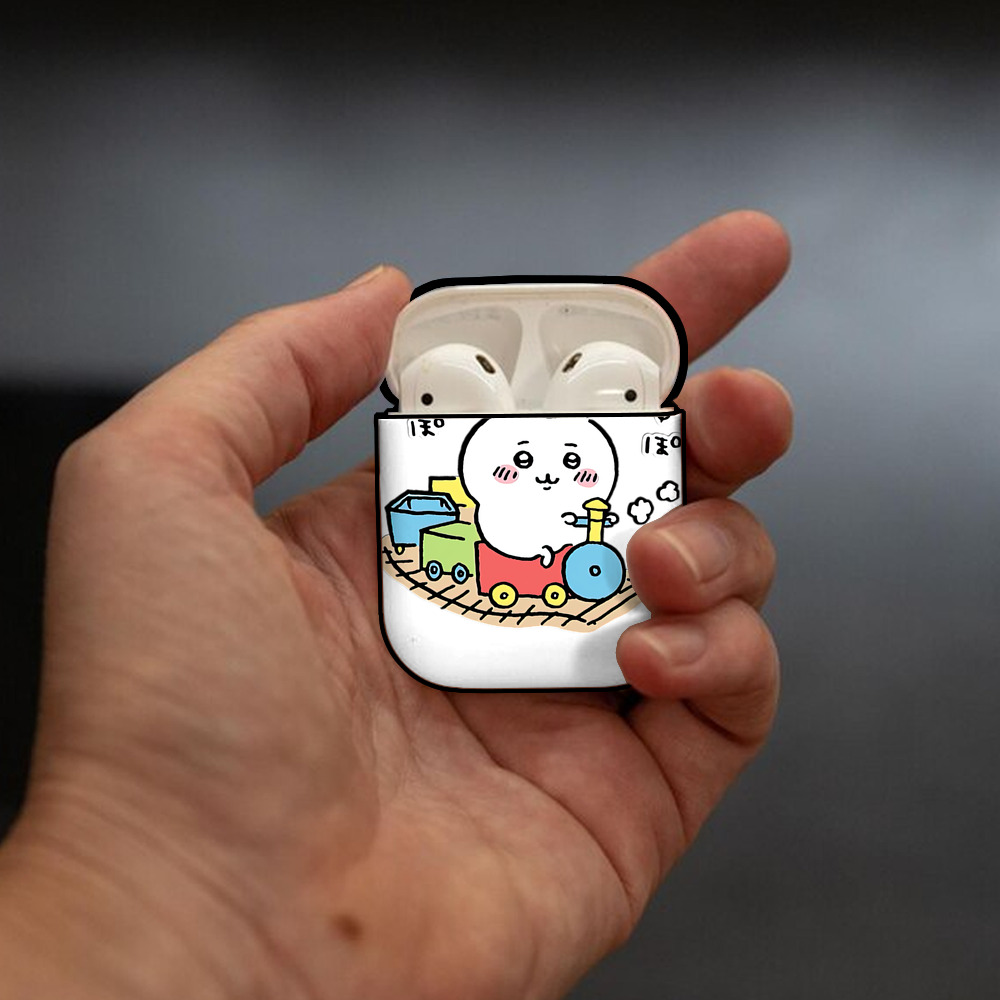 ちいかわ ちいかわ Chii-kawa chiikawa AirPods 第2世代保護ケース ハードシェル ブラック 耐衝撃・防指紋・カラビナ付き
