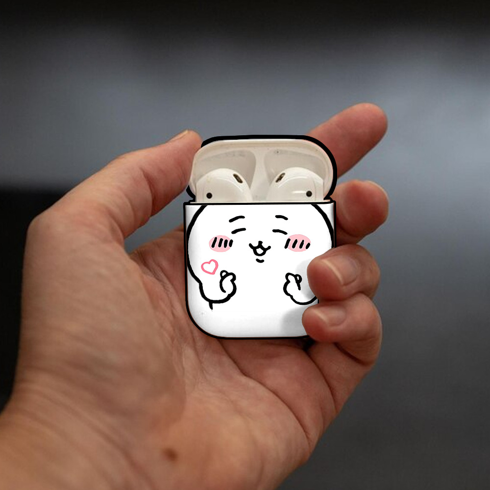 ちいかわ ちいかわ Chii-kawa chiikawa AirPods 第2世代保護ケース ハードシェル ブラック 耐衝撃・防指紋・カラビナ付き