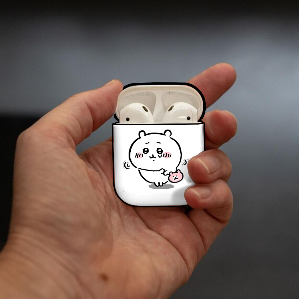 ちいかわ ちいかわ Chii-kawa chiikawa AirPods 第2世代保護ケース ハードシェル ブラック 耐衝撃・防指紋・カラビナ付き