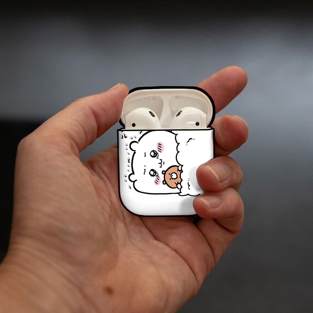ちいかわ ちいかわ Chii-kawa chiikawa AirPods 第2世代保護ケース ハードシェル ブラック 耐衝撃・防指紋・カラビナ付き
