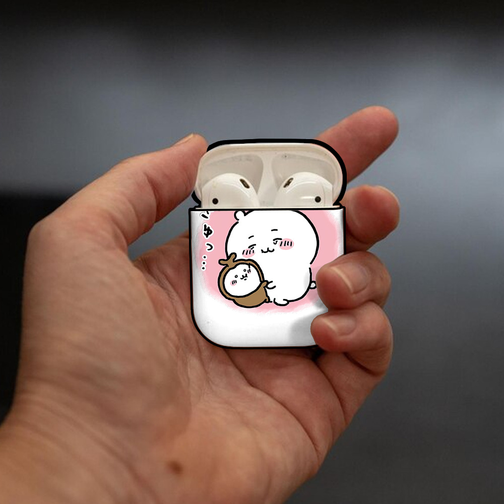 ちいかわ ちいかわ Chii-kawa chiikawa AirPods 第2世代保護ケース ハードシェル ブラック 耐衝撃・防指紋・カラビナ付き