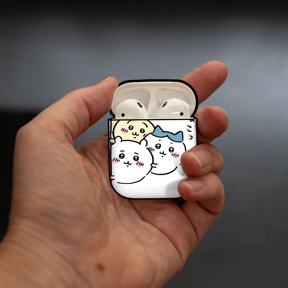 ちいかわ ちいかわ Chii-kawa chiikawa AirPods 第2世代保護ケース ハードシェル ブラック 耐衝撃・防指紋・カラビナ付き