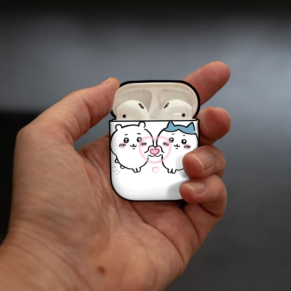 ちいかわ ちいかわ Chii-kawa chiikawa AirPods 第2世代保護ケース ハードシェル ブラック 耐衝撃・防指紋・カラビナ付き