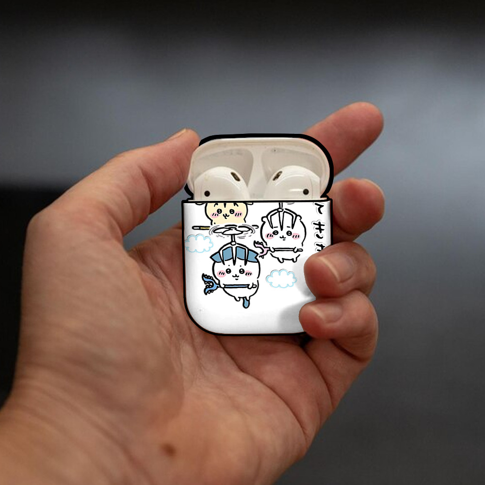 ちいかわ ちいかわ Chii-kawa chiikawa AirPods 第2世代保護ケース ハードシェル ブラック 耐衝撃・防指紋・カラビナ付き