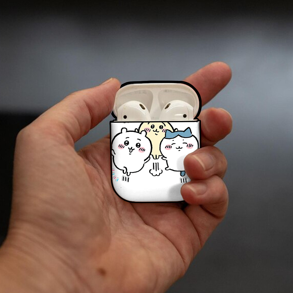 ちいかわ ちいかわ Chii-kawa chiikawa AirPods 第2世代保護ケース ハードシェル ブラック 耐衝撃・防指紋・カラビナ付き