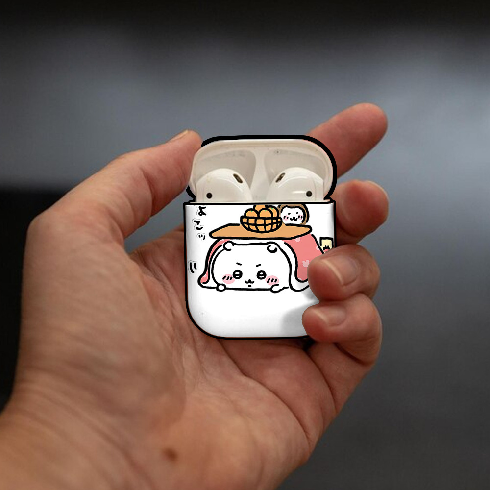 ちいかわ ちいかわ Chii-kawa chiikawa AirPods 第2世代保護ケース ハードシェル ブラック 耐衝撃・防指紋・カラビナ付き