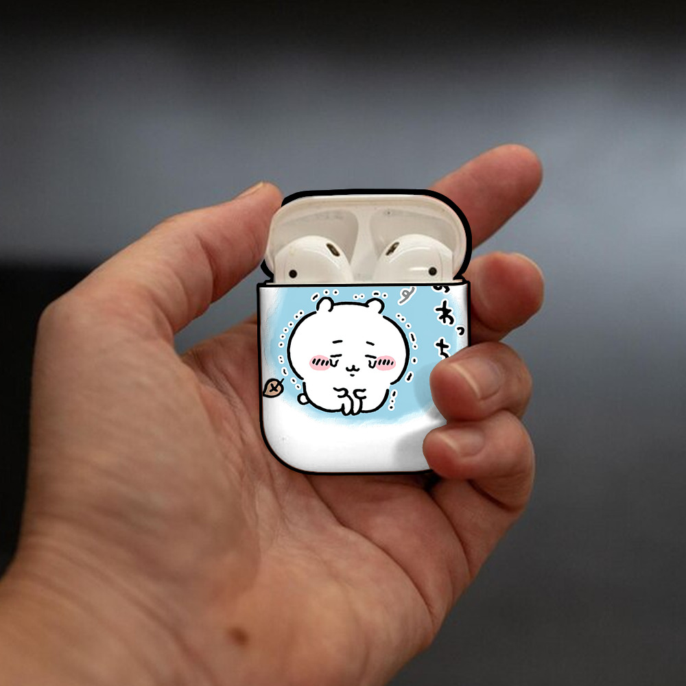 ちいかわ ちいかわ Chii-kawa chiikawa AirPods 第2世代保護ケース ハードシェル ブラック 耐衝撃・防指紋・カラビナ付き