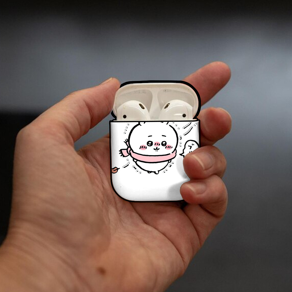 ちいかわ ちいかわ Chii-kawa chiikawa AirPods 第2世代保護ケース ハードシェル ブラック 耐衝撃・防指紋・カラビナ付き