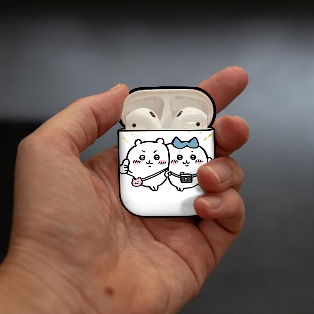 ちいかわ ちいかわ Chii-kawa chiikawa AirPods 第2世代保護ケース ハードシェル ブラック 耐衝撃・防指紋・カラビナ付き