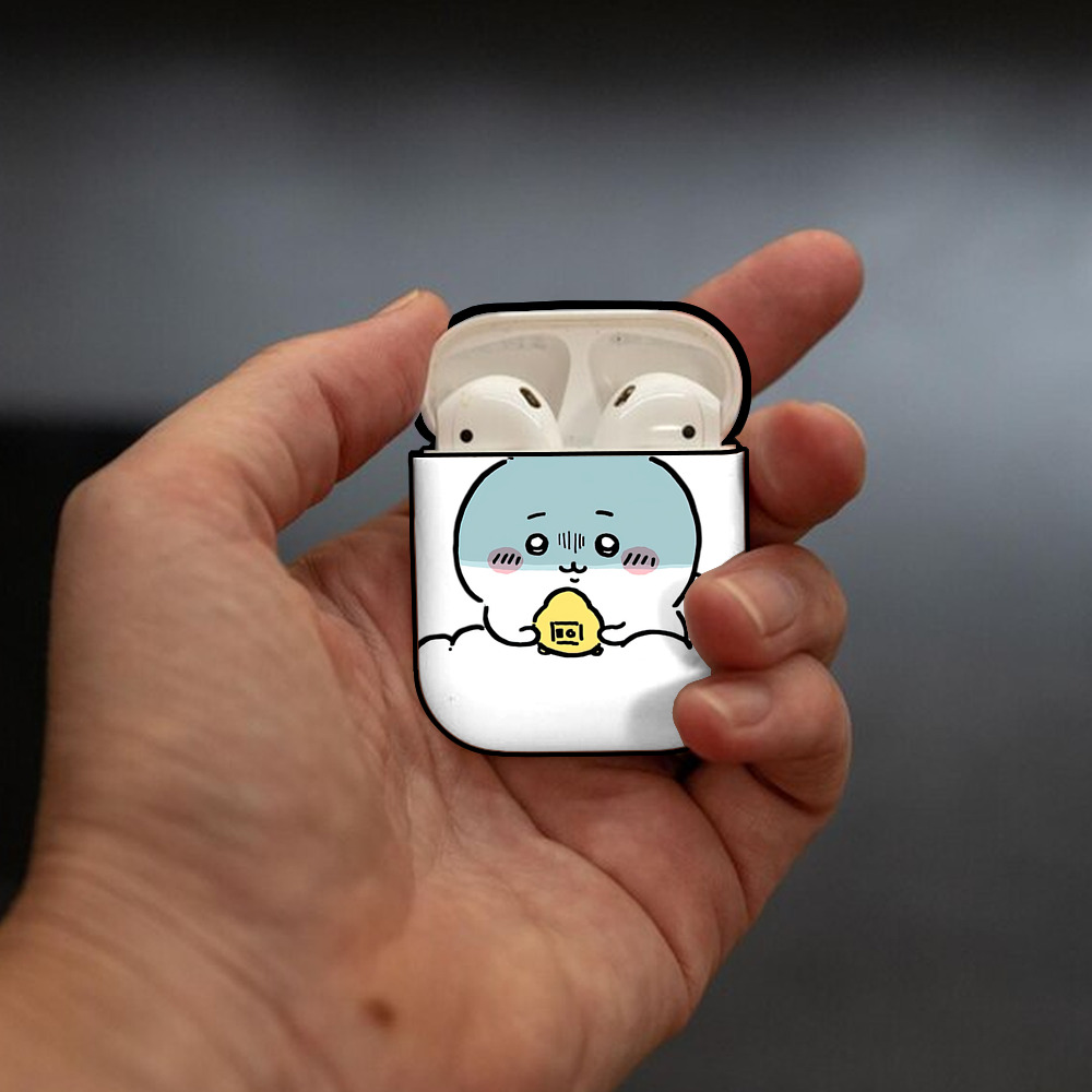 ちいかわ ちいかわ Chii-kawa chiikawa AirPods 第2世代保護ケース ハードシェル ブラック 耐衝撃・防指紋・カラビナ付き