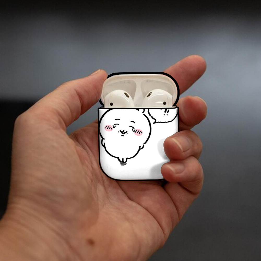 ちいかわ ちいかわ Chii-kawa chiikawa AirPods 第2世代保護ケース ハードシェル ブラック 耐衝撃・防指紋・カラビナ付き