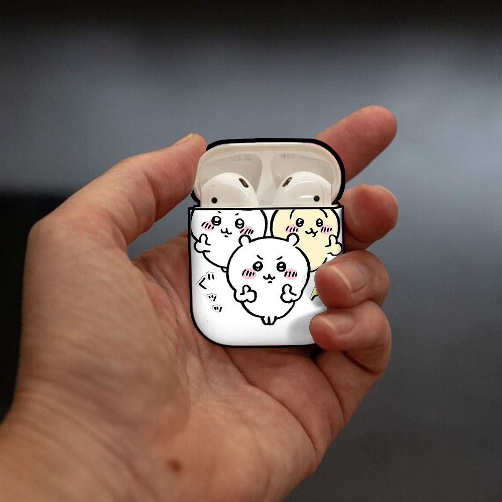 ちいかわ うさぎ Chii-kawa usagi AirPods 第2世代保護ケース ハードシェル ブラック 耐衝撃・防指紋・カラビナ付き