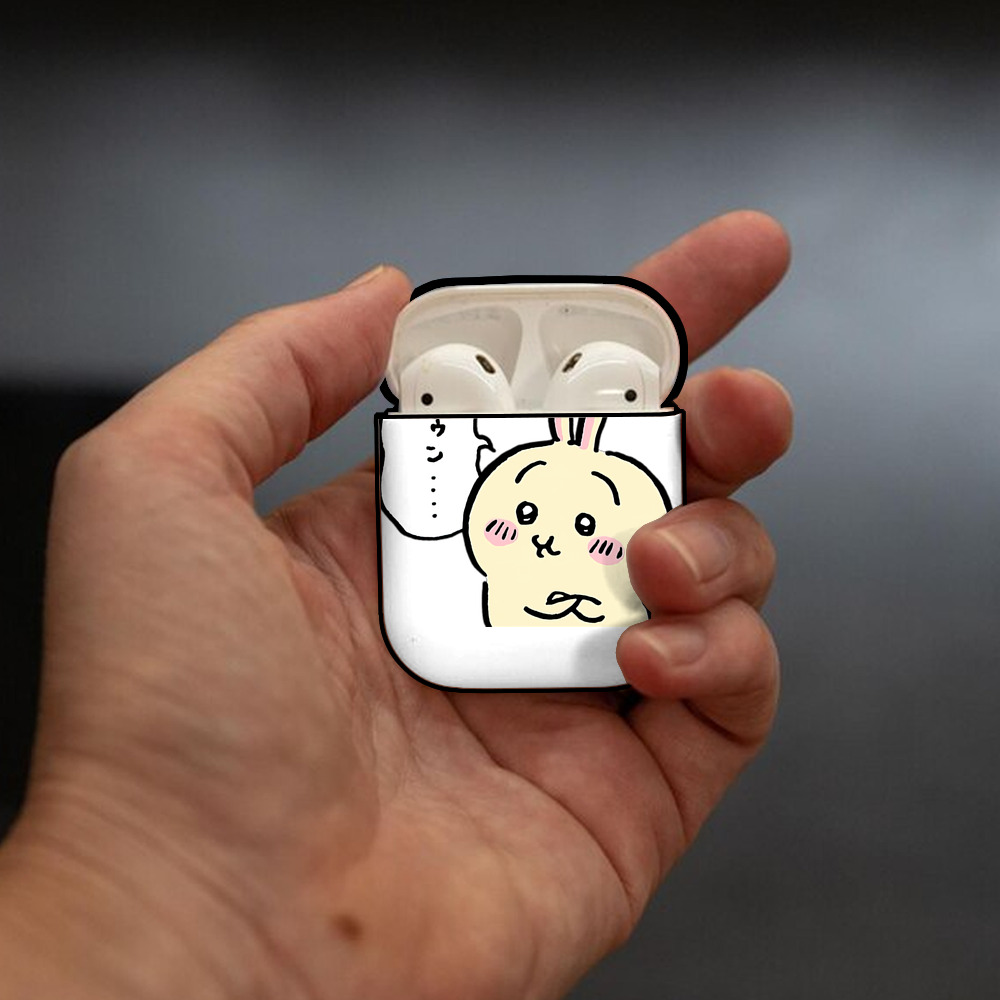 ちいかわ うさぎ Chii-kawa usagi AirPods 第2世代保護ケース ハードシェル ブラック 耐衝撃・防指紋・カラビナ付き