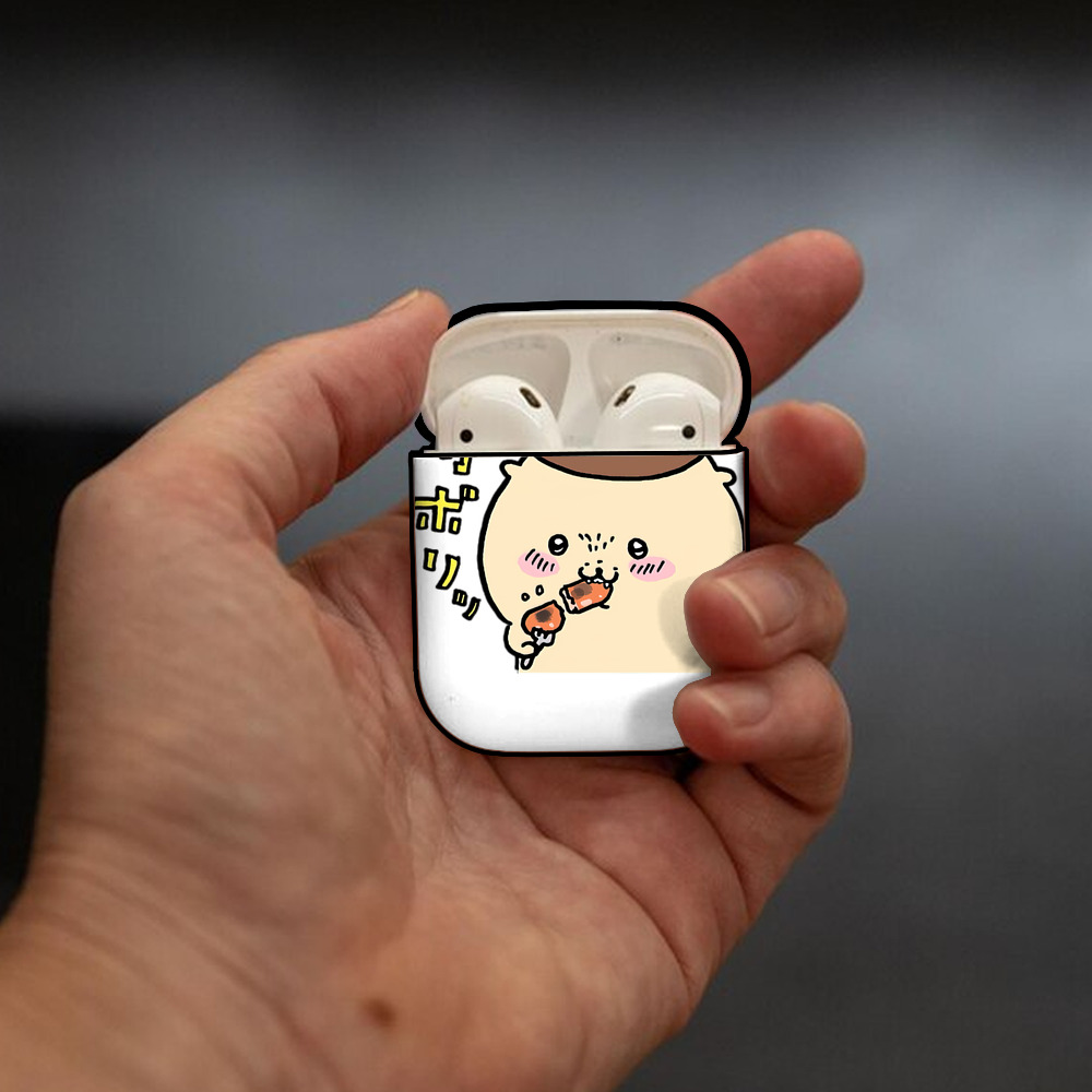 ちいかわ くりまんじゅう Chii-kawa kuri manjū AirPods 第2世代保護ケース ハードシェル ブラック 耐衝撃・防指紋・カラビナ付き