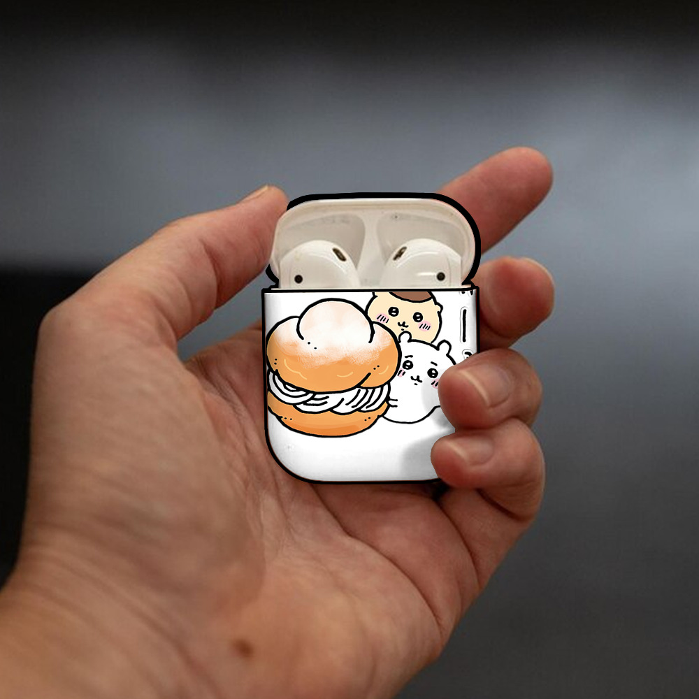 ちいかわ くりまんじゅう Chii-kawa kuri manjū AirPods 第2世代保護ケース ハードシェル ブラック 耐衝撃・防指紋・カラビナ付き