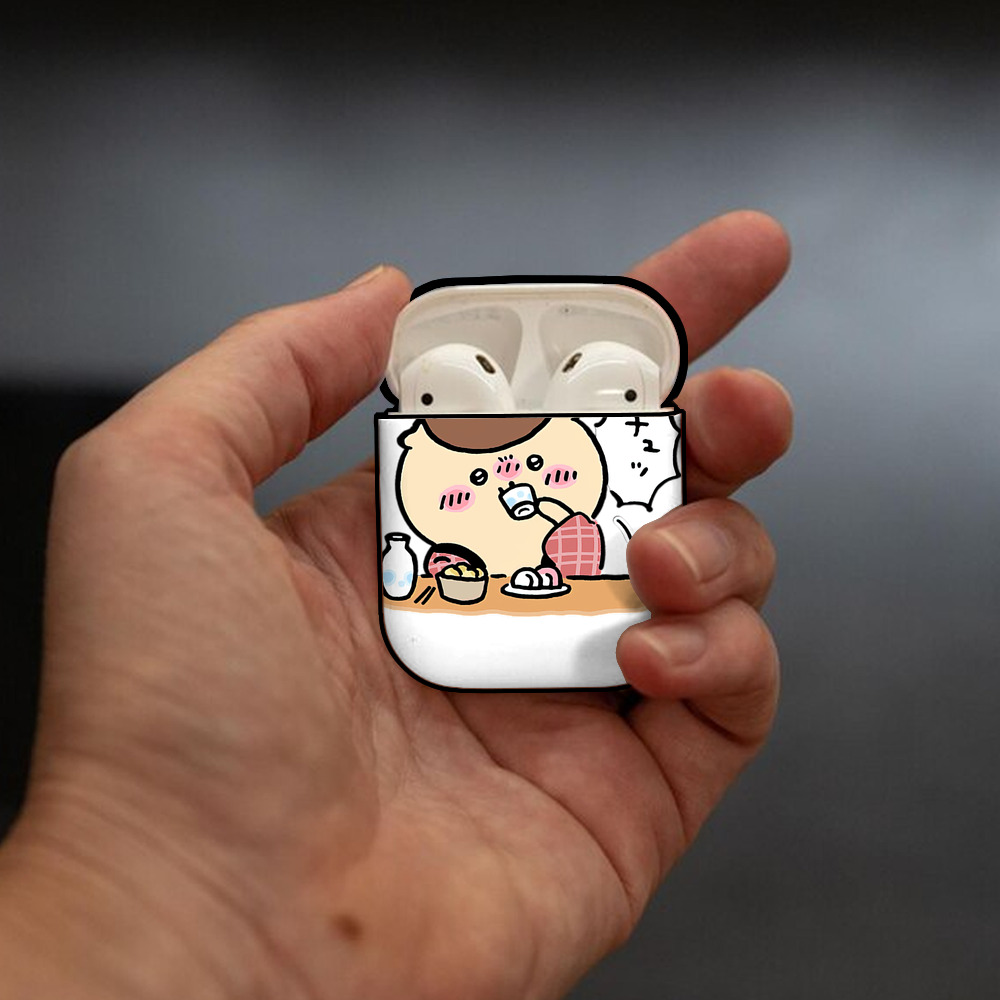 ちいかわ くりまんじゅう Chii-kawa kuri manjū AirPods 第2世代保護ケース ハードシェル ブラック 耐衝撃・防指紋・カラビナ付き